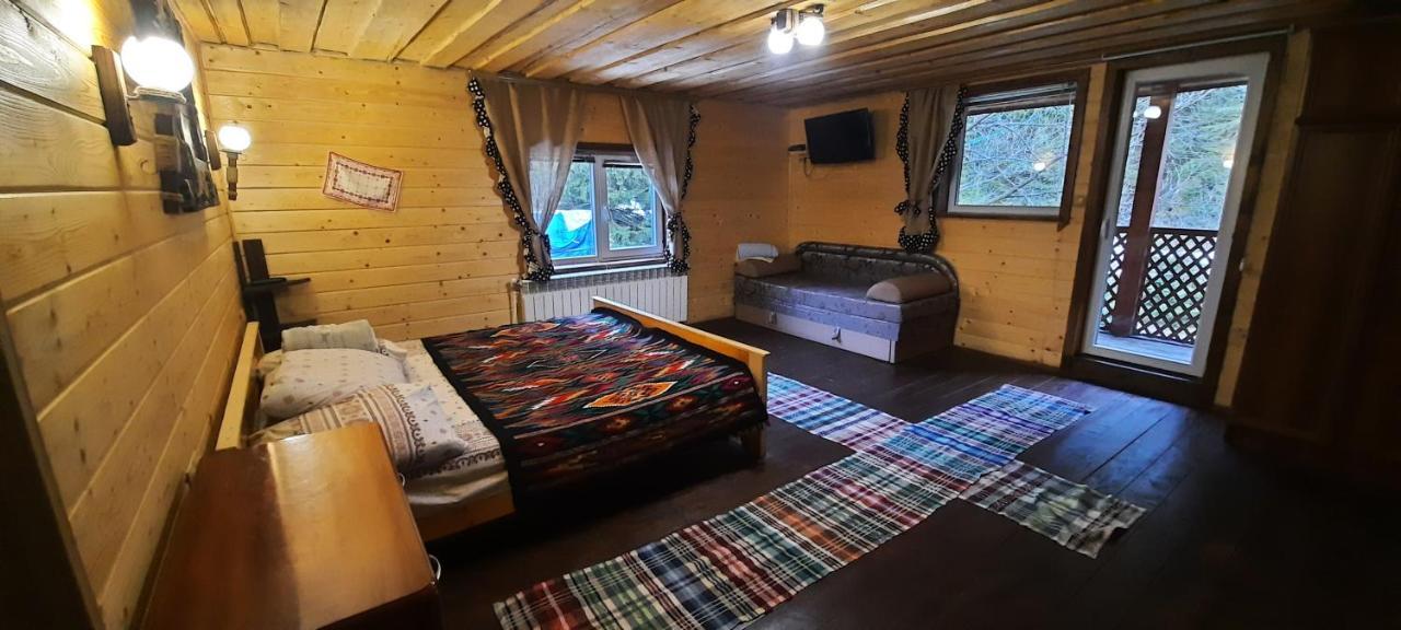 Сімейний Номер 1 Садиба У Ані Synevyrsʼka Polyana Exterior foto